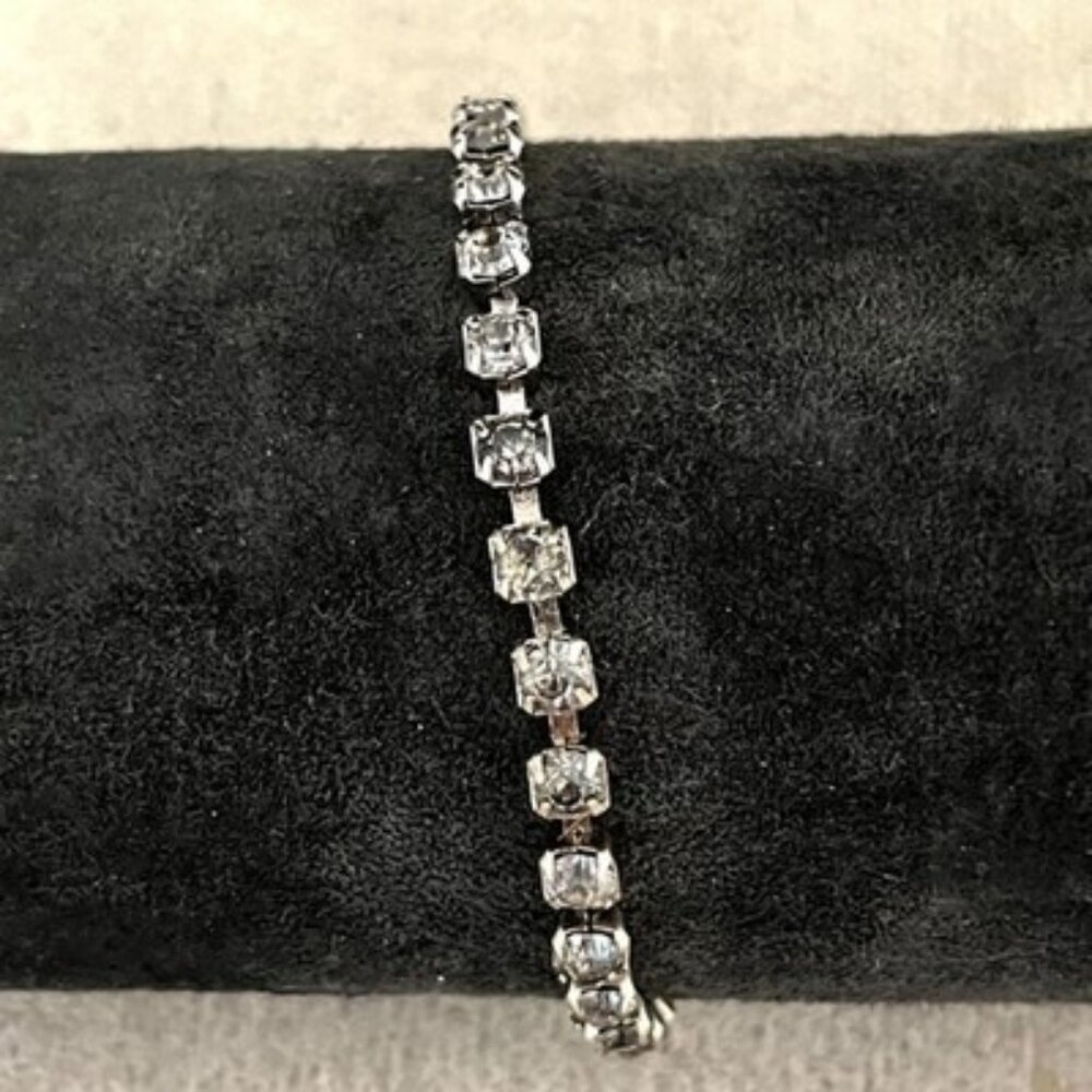 Vintage, Rhinestone Bracelet, Silver Tone, LENGTH 7" Clear Smoky